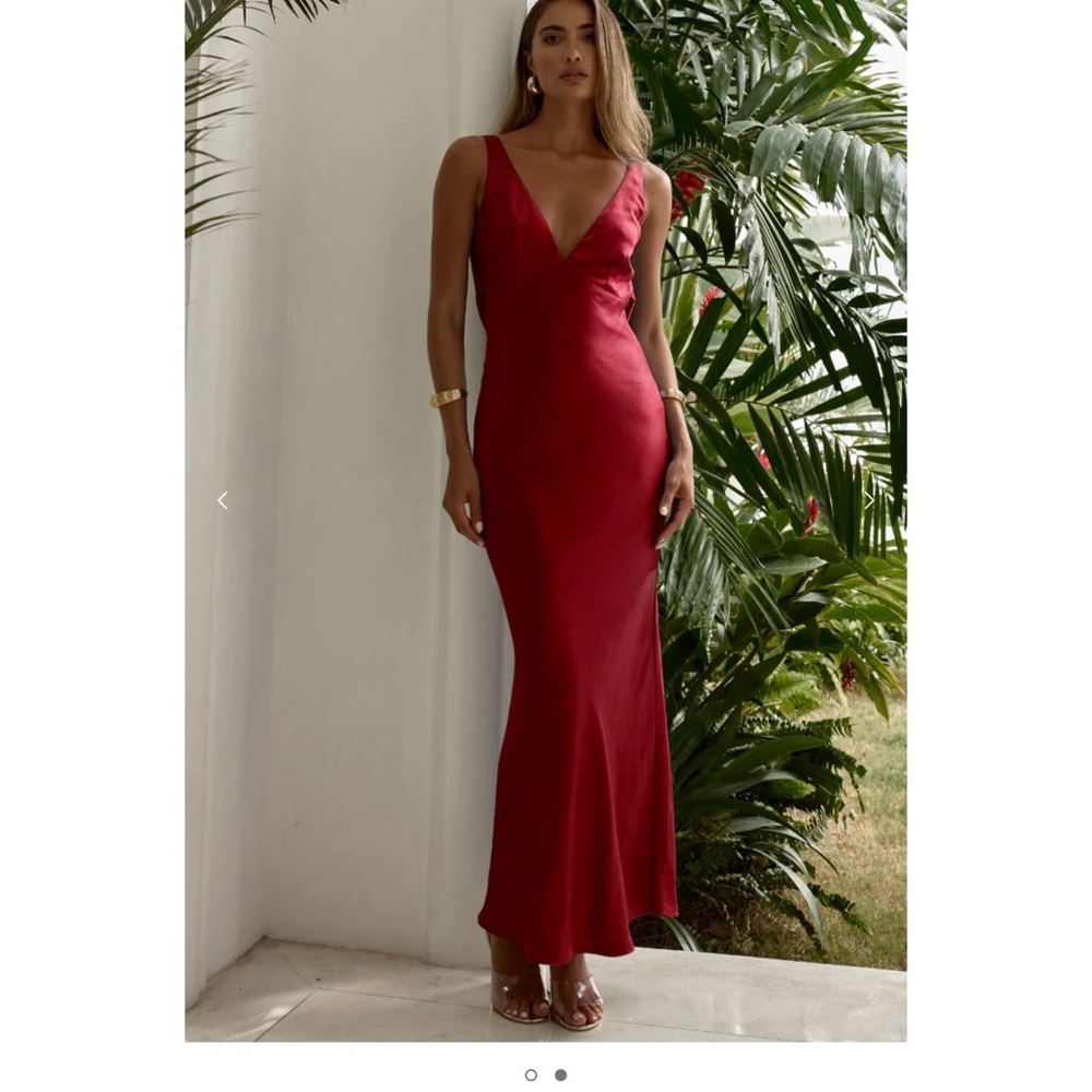 Red V-Neck Open Back Formal Manon Maxi Dress